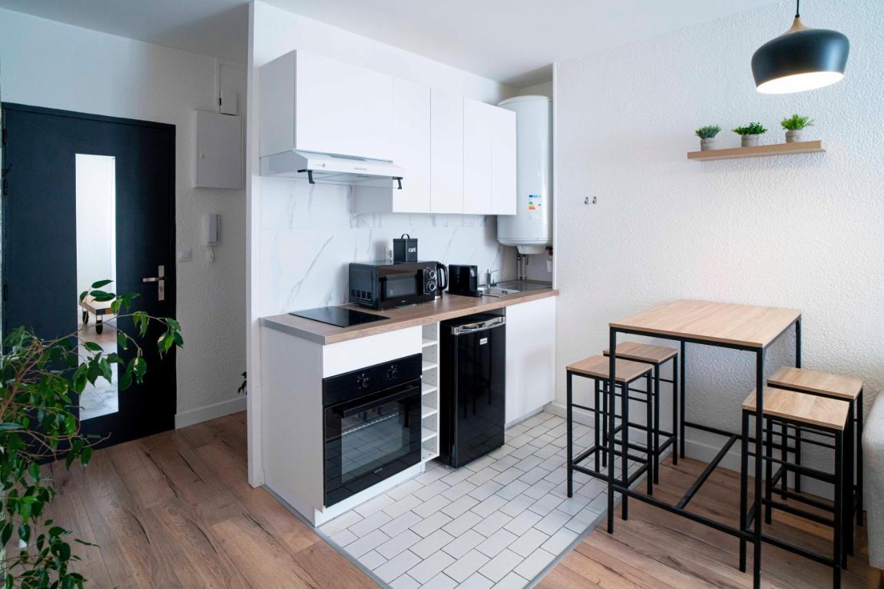 Onloc - Appart Reveil Proche Halles Avec Parking Pau Buitenkant foto